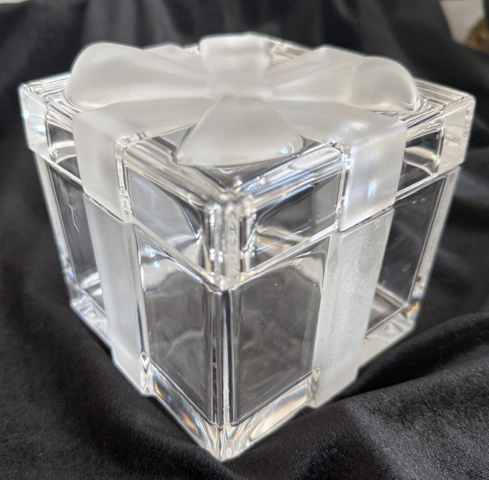 Vintage Tiffany & Co. Crystal Trinket Box with Frosted Ribbon Bow